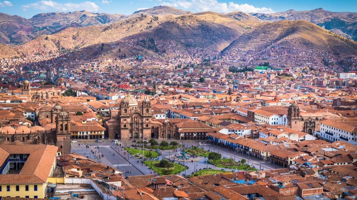 ©AdobeStock- javarman - City in Peru