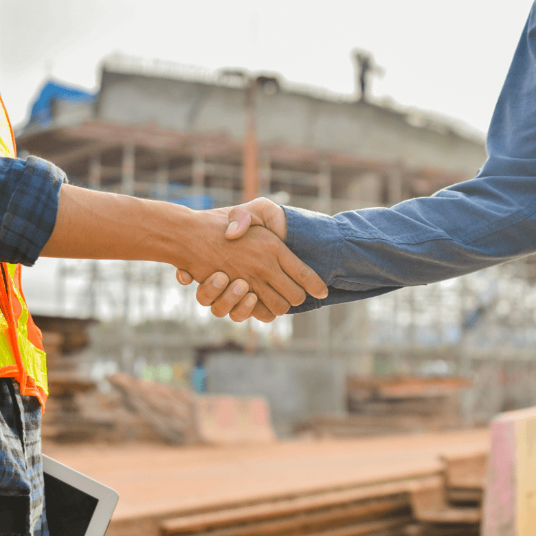 ©Adobstock Suriyo Supervisor Shake Hand Foreman Success Agreement Project Building Construction