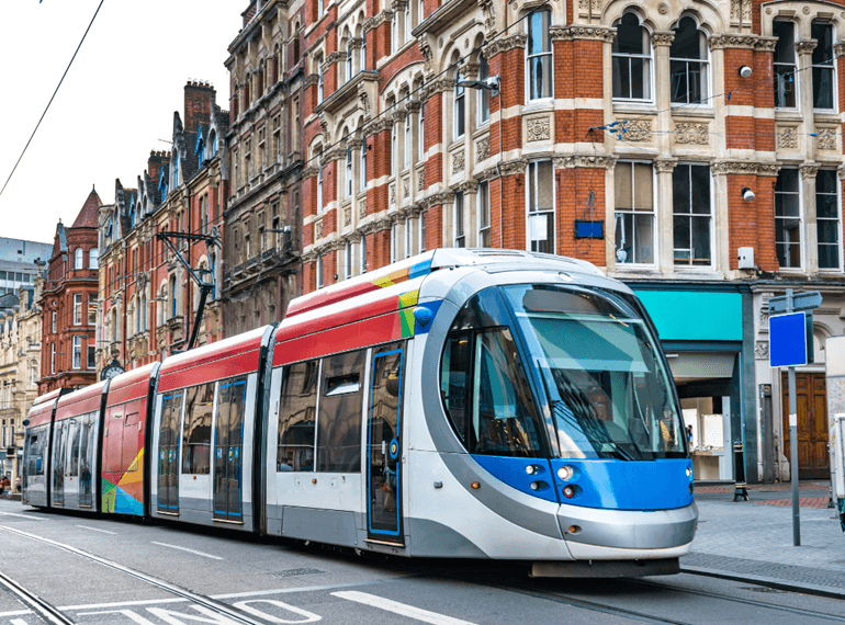 Tram Birmingham © Canva